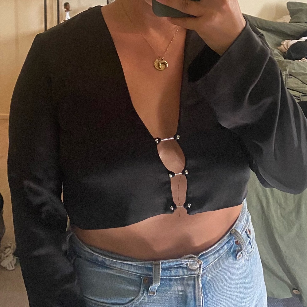 BLACK TOP